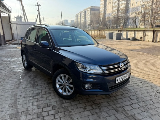 Volkswagen Tiguan 
2012
2.0 бензин, АКПП, (8)