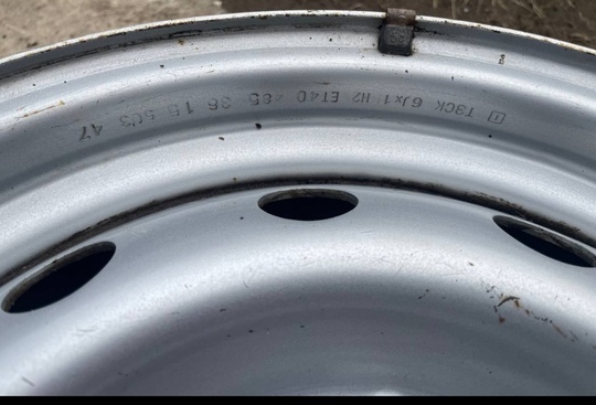 Продам диски на ниву р.15 (2)