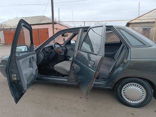 Продам ВАЗ 2110. 1.6, 8 (4)
