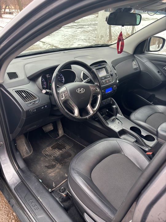 Продается Hyundai IX35 2014 года (8)