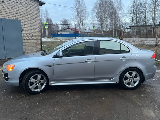 Продам Лансер Х 2007год. 
Мотор (8)