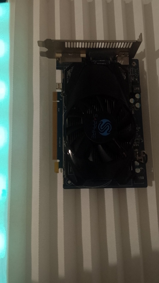 Продам видеокарту 
1gb gddr5 
За