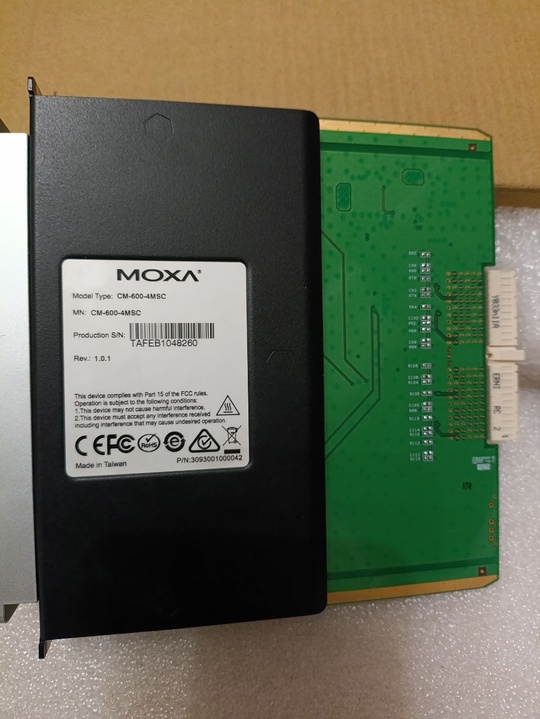 Продам: MOXA CM-600-4MSC — интерфейсный