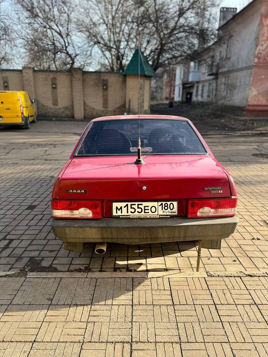 ВАЗ 21099. 2004 год
У машины (1)