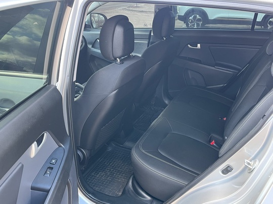 Продам KIA Sportage 2012 г (7)