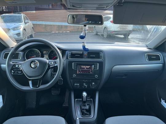 Продам Volkswagen Jetta 2017 года (4)