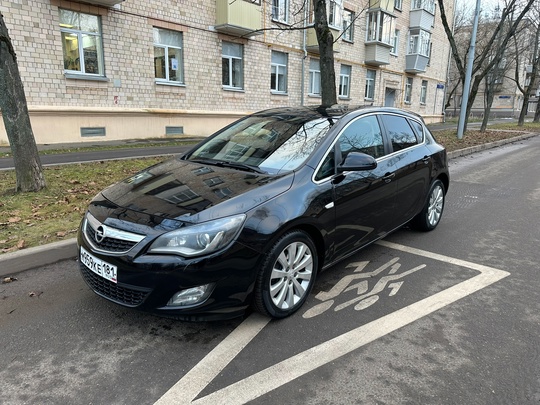 Opel Astra J 2011г.в 1.6