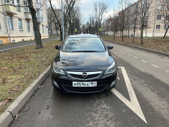Opel Astra J 2011г.в 1.6 (1)