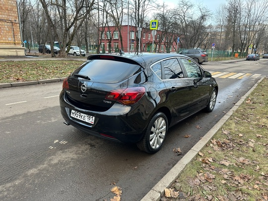 Opel Astra J 2011г.в 1.6 (5)
