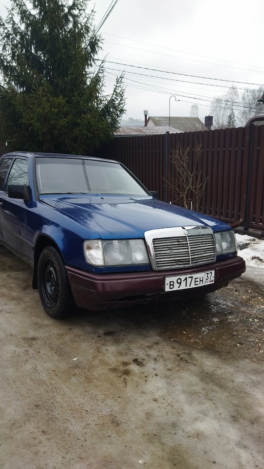 Mercedes w124. Ярославль 
Mercedes на