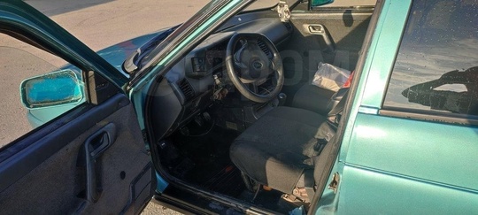 Продам 2110 
Инжектор 1.5 8кл
1999 (5)