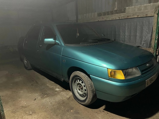 Продам 2110 
Инжектор 1.5 8кл
1999 (7)