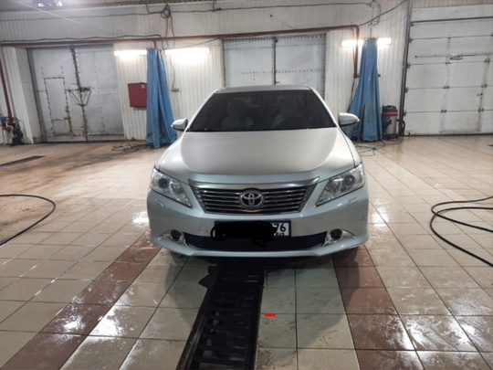 Продам Тойоту Camry 2014 год (1)