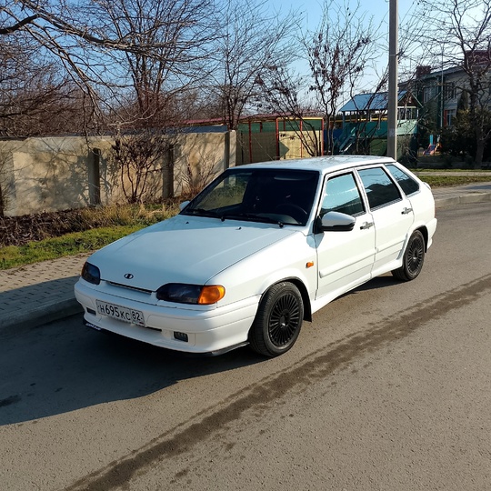 пацанский таз радует глаз)) вид