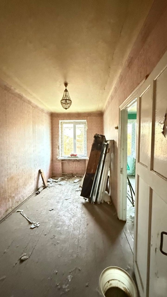 Продается 2к квартира 
г.Луганск, Жовтневый (3)