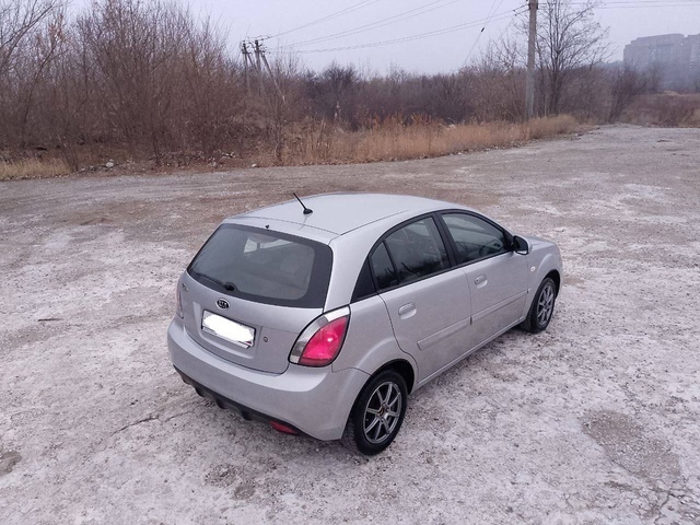 Kia rio rest 2011
 1.4
2011
Бенз,