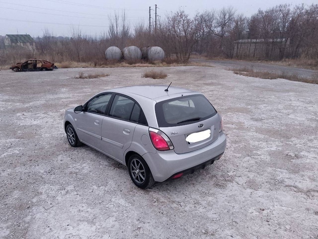 Kia rio rest 2011
 1.4
2011
Бенз, (1)