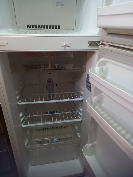 Продам 1)холодильник LG, рабочий, без (1)