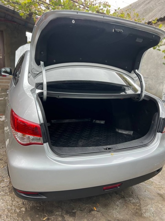 Продам Nissan Almera АВТОМАТ, выпуск (7)