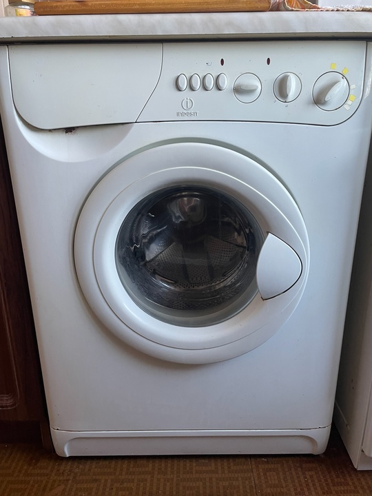 Продается стиральная машина indesit 3000