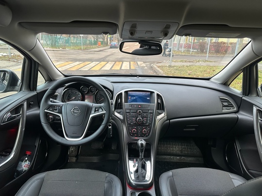 Opel Astra J 2011г.в 1.6 (7)