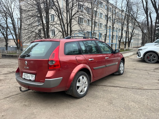 Продам Renault Megane универсал!
2005 года (4)