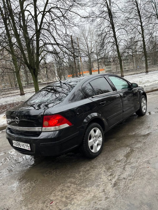 Авто : Опель Астра 
Год (2)