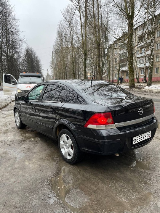 Авто : Опель Астра 
Год (3)