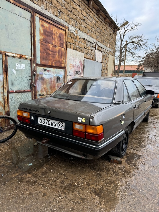 Срочно,цена 90к
Продам Audi 100,пропала искра,нет (2)
