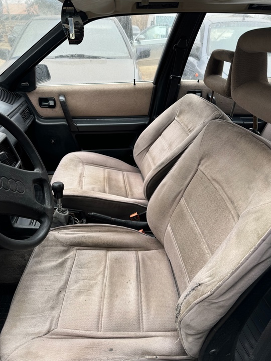 Срочно,цена 90к
Продам Audi 100,пропала искра,нет (5)