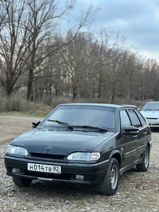 Продам 2 четырки
Черная 2006 год
Коробка