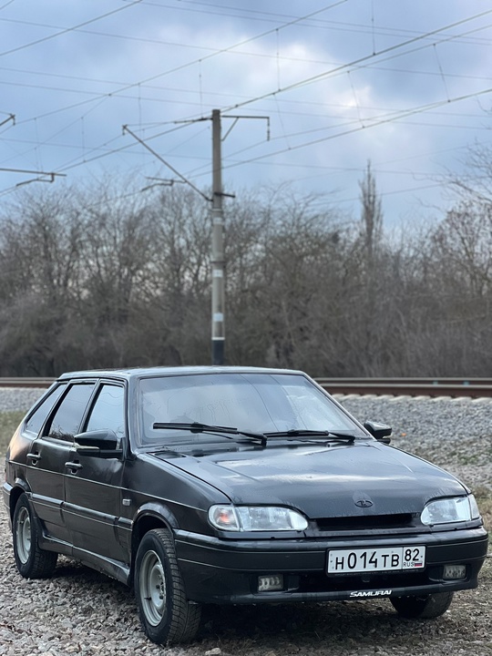 Продам 2 четырки
Черная 2006 год
Коробка (1)