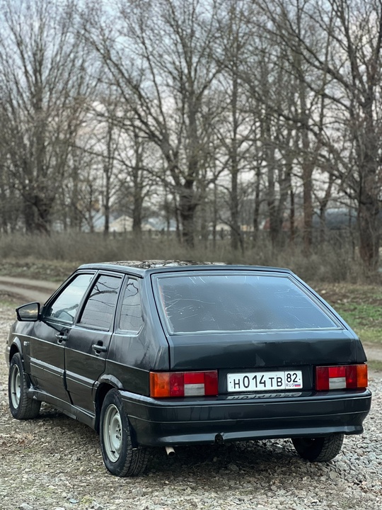 Продам 2 четырки
Черная 2006 год
Коробка (2)
