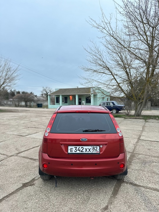 Продам Форд фиеста 
Год выпуска (4)
