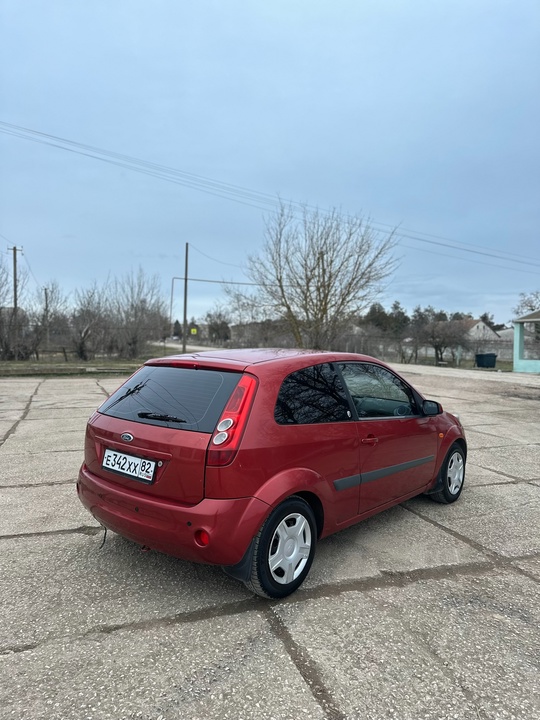 Продам Форд фиеста 
Год выпуска (5)