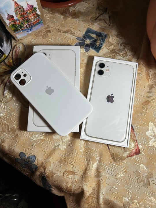 Продам iPhone 11/64gb 
Телефон в (1)