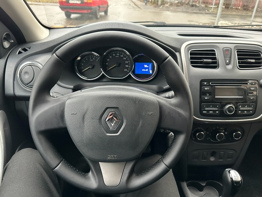 - Renault Logan 1.6 АТ (7)