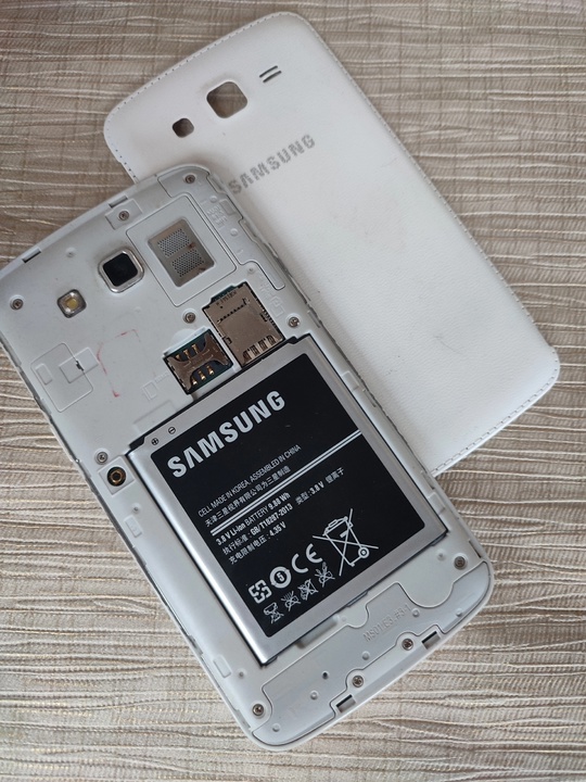 Samsung Galaxy Grand 2.
Классический смартфон.
2 (1)