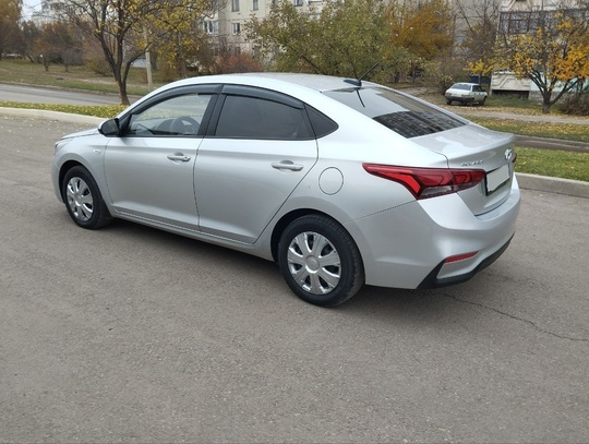 Продам Hyundai Solaris 2019 Год (2)