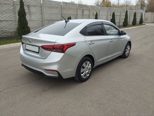 Продам Hyundai Solaris 2019 Год (3)