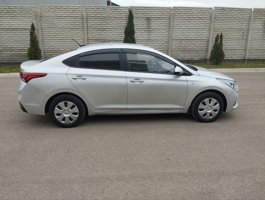 Продам Hyundai Solaris 2019 Год (4)