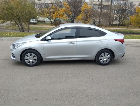 Продам Hyundai Solaris 2019 Год (5)