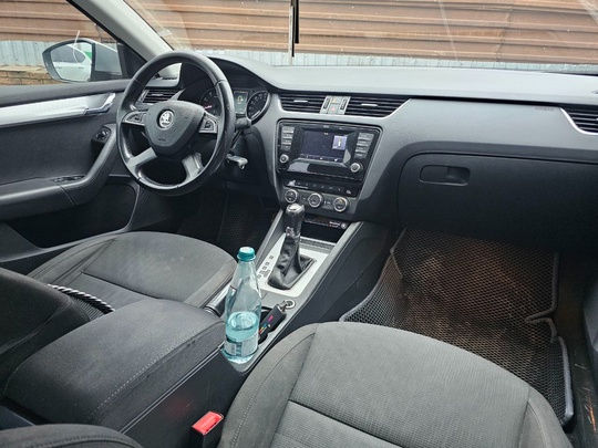 Продам Skoda Octavia 2014 года (5)