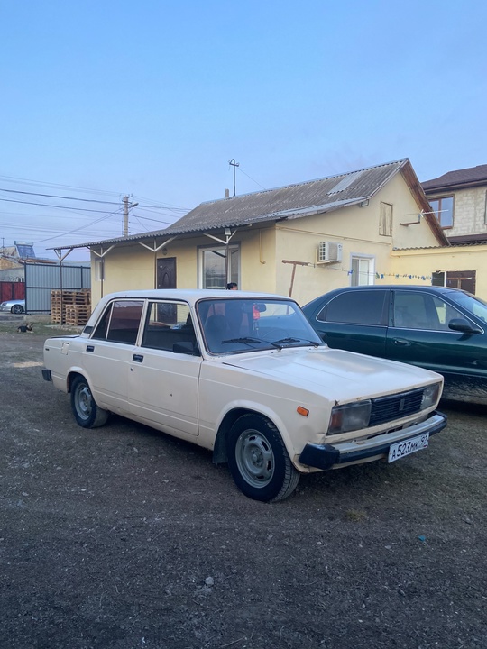 Продам ваз 2105 
Документы чистые (1)