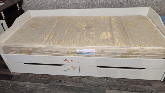 Продам кровать с матрасом 90 (4)
