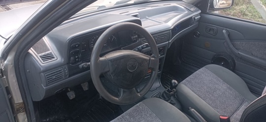 Продам авто.
Пробег родной 238.000,год рождения (2)