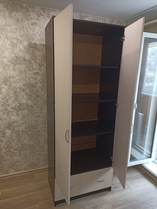 Продам шкаф 
5000р
Самовывоз (2)