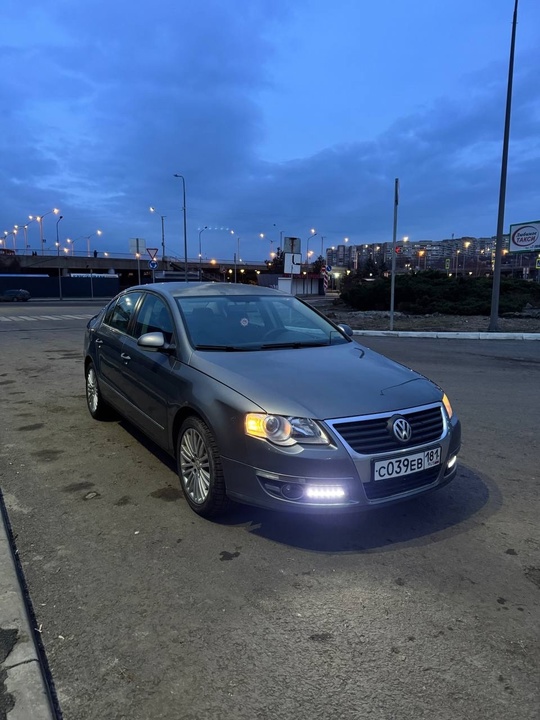 Продам Passat b6 
Находится авто (1)