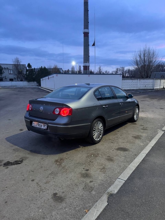 Продам Passat b6 
Находится авто (2)
