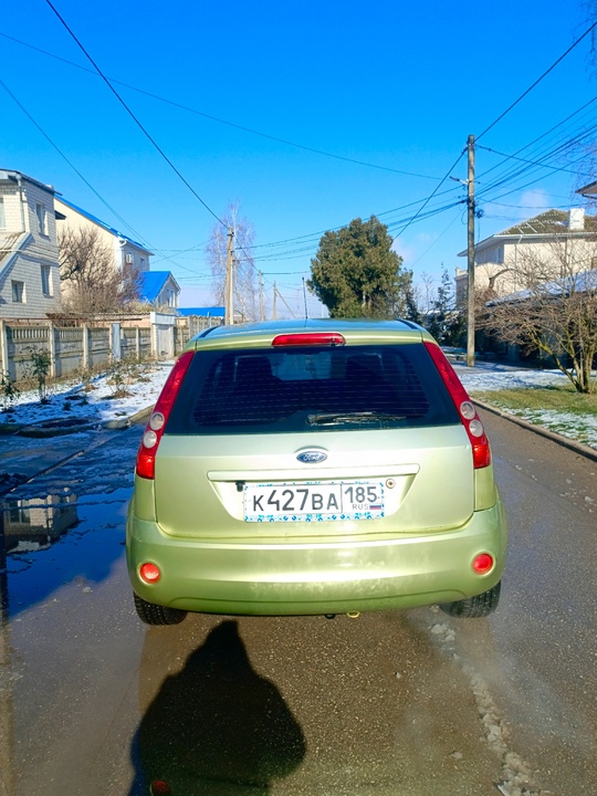 Продается Форд Фиеста 2006 года. (3)